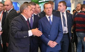 Медведев поручил подготовить предложения по ситуации на рынке молока после обращения президента РТ