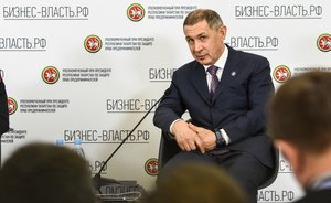 Среднемесячная зарплата Рифката Минниханова в 2017 году составила 155 тысяч рублей
