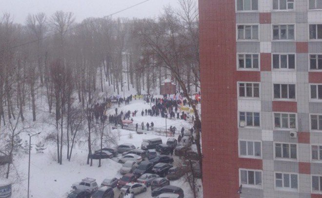 Митинг клиентов Татфондбанка и «ИнтехБанка» начался в Казани