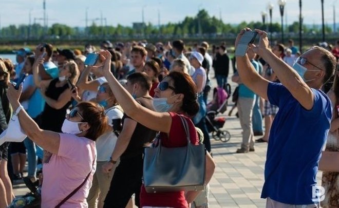 ВОЗ призвала страны мира вернуть масочный режим