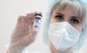 Роструд уточнил правила отстранения от работы сотрудников, непривитых от COVID-19