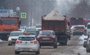 Мэр Набережных Челнов предложил убирать эвакуаторами машины, которые мешают уборке снега