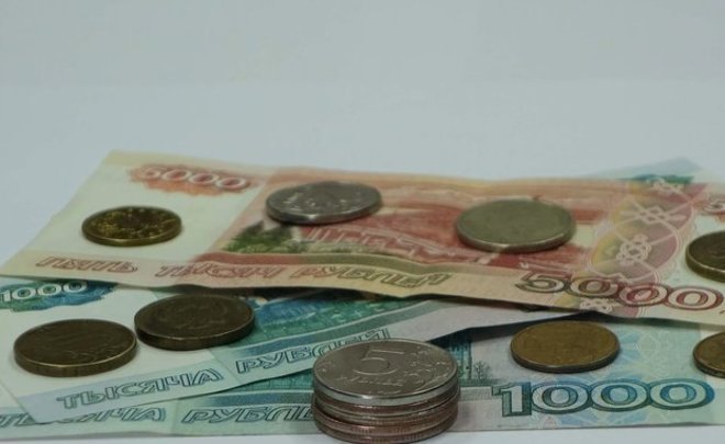 ЦБ повысил курс доллара до 74 рублей, евро — до 82